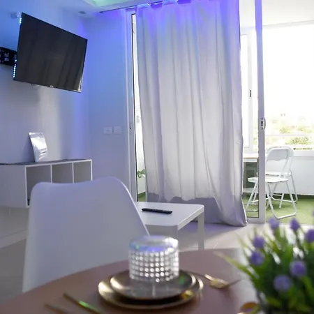 Tropical Green Park - Piscina - Parking - Edificio La Corbeta Apartment *