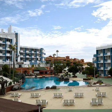 Tropical Green Park - Piscina - Parking - Edificio La Corbeta