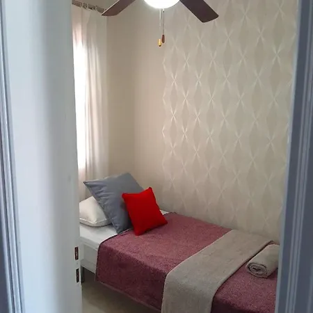 Elegant Style 3-bedroom Brand New Apartment *