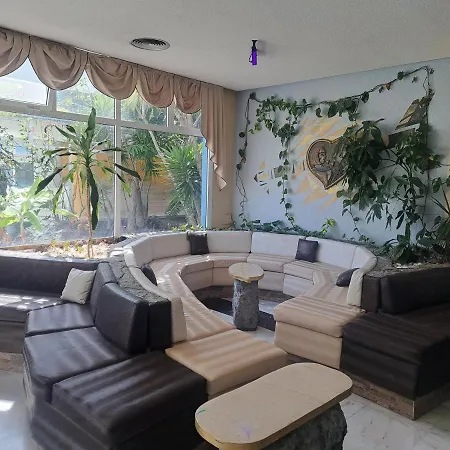 Apartment A&v In Park *