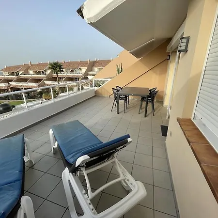 Stunning 2 Bedroom With Full View Of The Sea And Marina , Full Sun