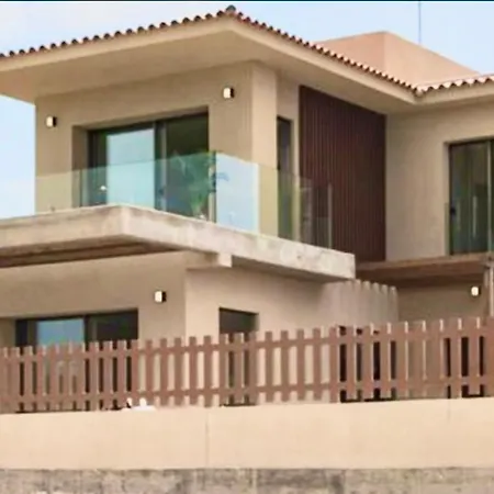 Golf Tenerife South: Mountain View With Heated Pool And Accessible Amenities Villa San Miguel de Abona