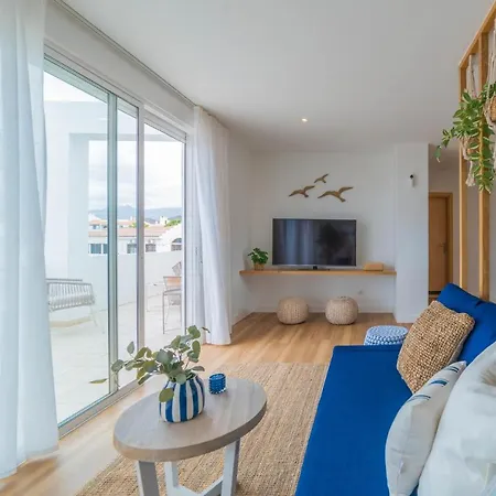 Apartment Atico Cholas By The *