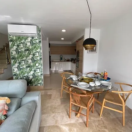 Amazing Luxury Seafront Near Golf & Ocean *