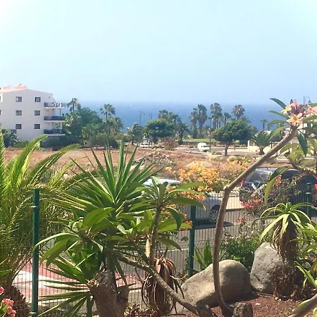 Cosy Flat Near Golf Club - Heated Pool, Terrace, Garden, Wi-fi Apartment San Miguel de Abona