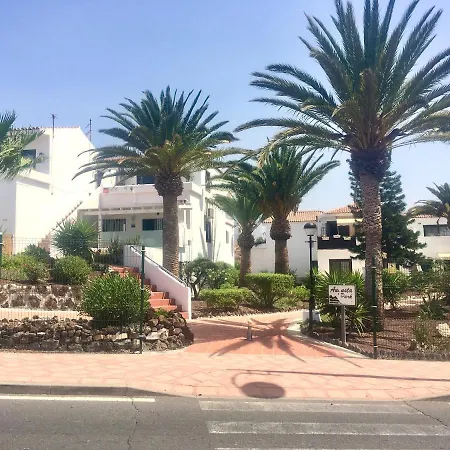 Apartment Cosy Flat Near Golf Club - Heated Pool, Terrace, Garden, Wi-fi San Miguel de Abona