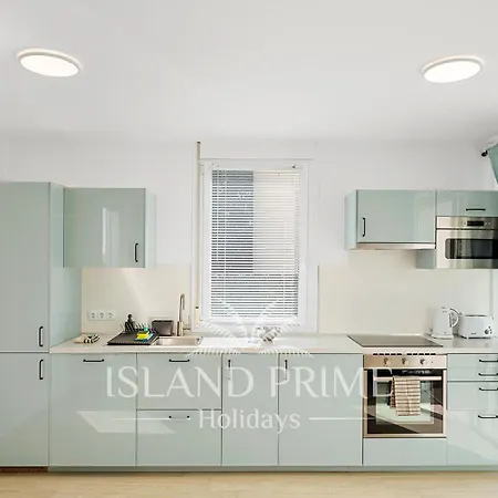 3x Bedroom House 100m From Ocean Ebv10 *