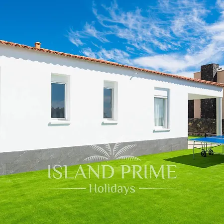 Holiday home 3x Bedroom House 100m From Ocean Ebv10 *