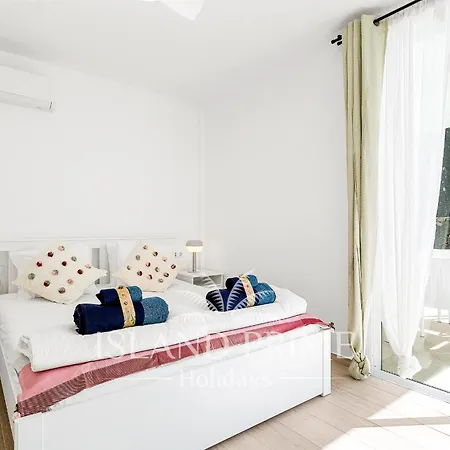 Holiday home 3x Bedroom House 100m From Ocean Ebv10 *