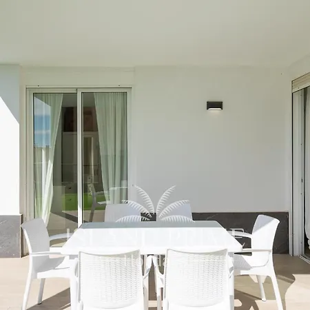 Holiday home 3x Bedroom House 100m From Ocean Ebv10 *