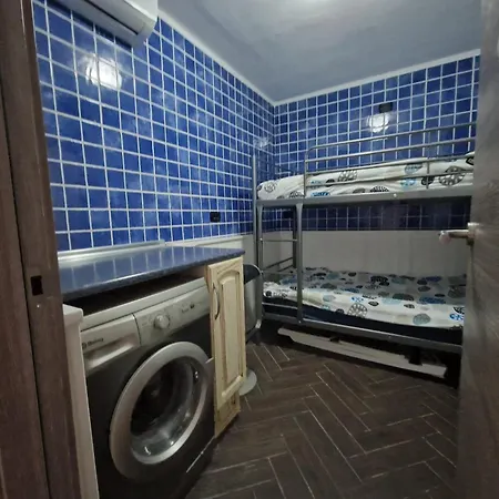 2 Bed That Steps Out On To The Pool Apartment *