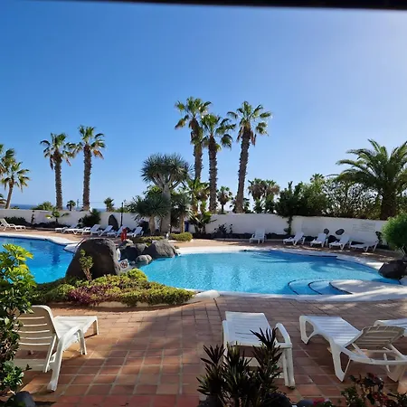 2 Bed That Steps Out On To The Pool * San Miguel de Abona