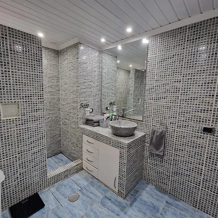 Apartment 2 Bed That Steps Out On To The Pool San Miguel de Abona