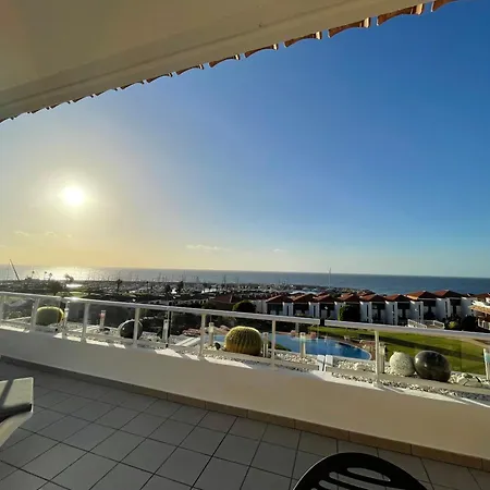 Stunning 2 Bedroom With Full View Of The Sea And Marina , Full Sun Apartment