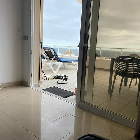 Apartment Stunning 2 Bedroom With Full View Of The Sea And Marina , Full Sun