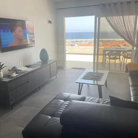 Stunning 2 Bedroom With Full View Of The Sea And Marina , Full Sun