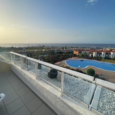 Apartment Stunning 2 Bedroom With Full View Of The Sea And Marina , Full Sun *