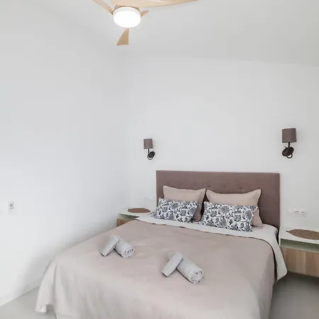Casa Agatha - 3 Terraces, Ac, Tv Channels, 2 Bedrooms & Bathrooms, Heated Pool Apartment San Miguel de Abona