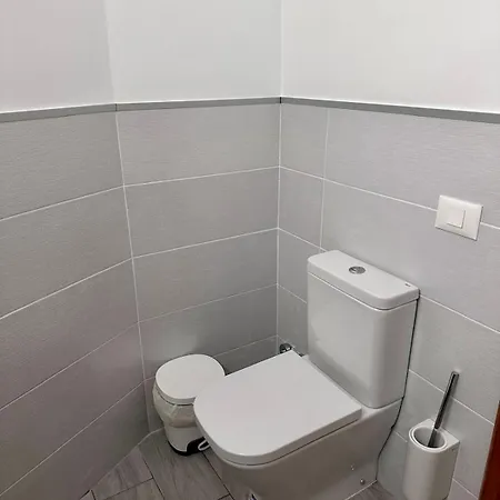 Air Conditioning, Private Parking And Fully Equipped Kitchen In In Golf Del Sur, Tenerife Aparthotel