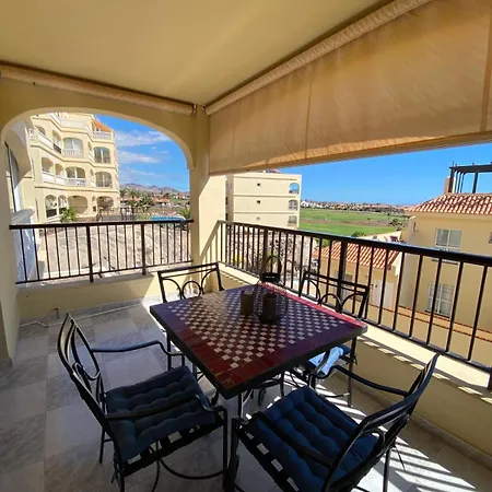 Apartment La Paz. Lovely Overlooking The Golf And Sea San Miguel de Abona
