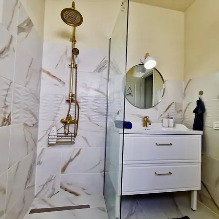 Apartment Sweet *