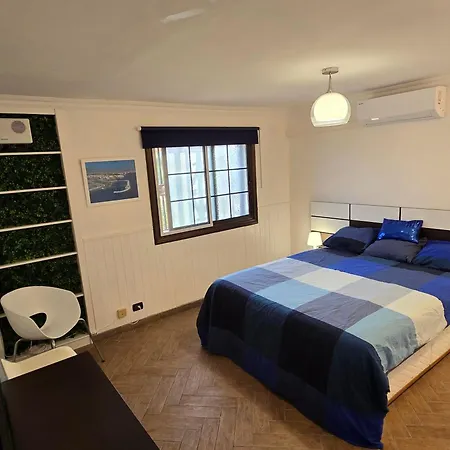 Apartment 2 Bed That Steps Out On To The Pool *