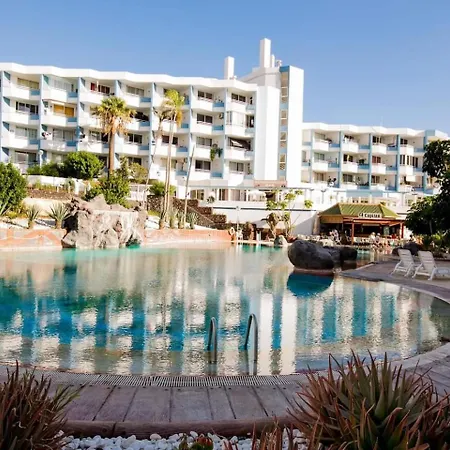 Mary - Pools And Sunny Balcony