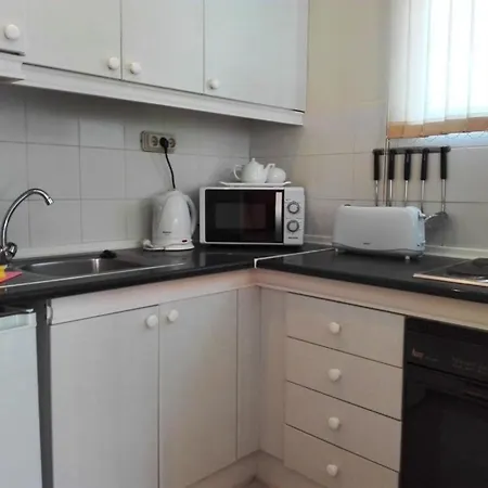 Golf Park, Golf Del Sur, Poolside First Floor Apartment San Miguel de Abona