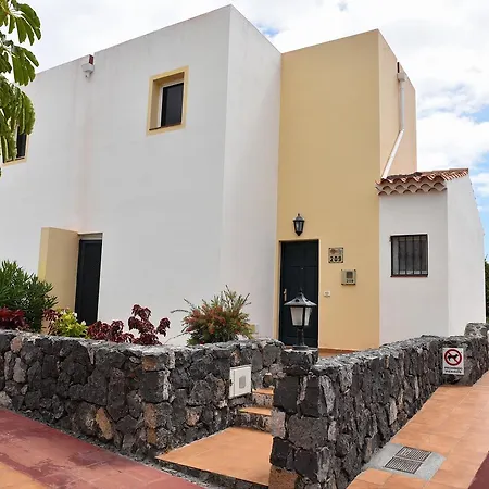 Adelfas 2 Apartment *