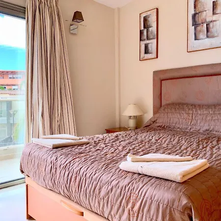 Townhouse 3 Bedrooms On The First Line Holiday home *