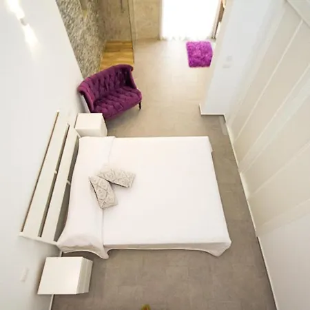 White House - Clasto *