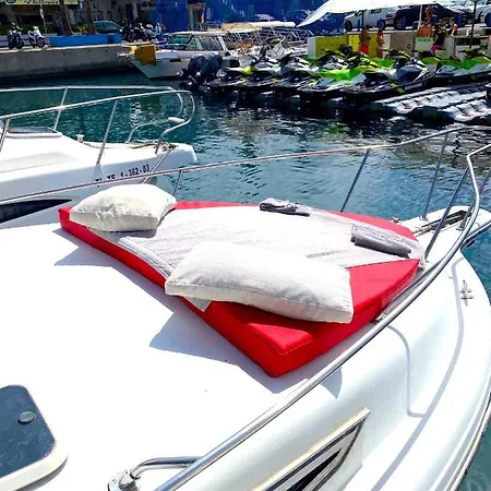 Barco Pita - Amarilla Marina Botel San Miguel de Abona