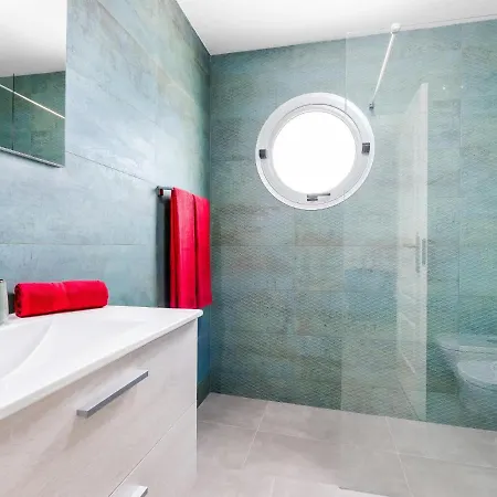 A31 Amazing 2 Bedroom With Terrace And Pool Apartment *