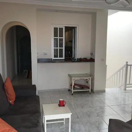 The Palms 2 Bed Duplex With Pool View