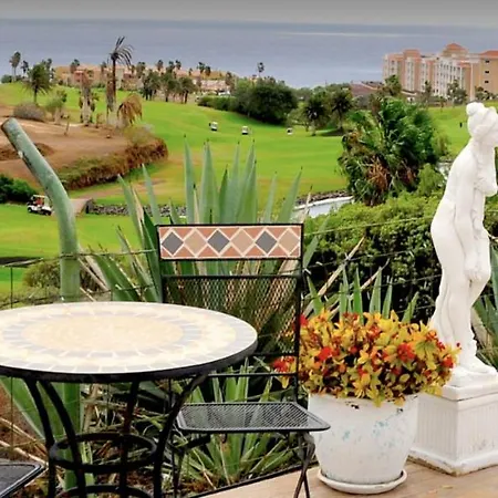 Ocean View Golf Retreat: Private Heated Pool & Spacious Family Holiday home San Miguel de Abona