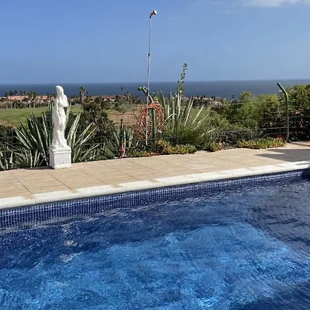 Holiday home Ocean View Golf Retreat: Private Heated Pool & Spacious Family
