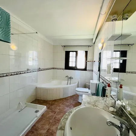 Holiday home Ocean View Golf Retreat: Private Heated Pool & Spacious Family
