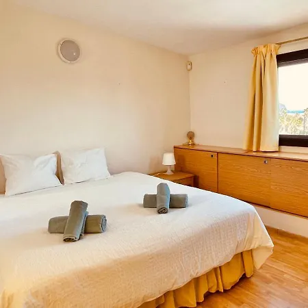 Holiday home Ocean View Golf Retreat: Private Heated Pool & Spacious Family