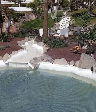 With Pool And Gardens Near The Coast Apartment *