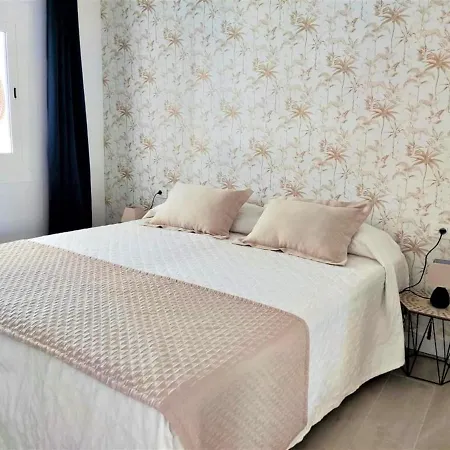 Gold Sand, Huge Terrace, Fast Wi-fi, Sat Tv