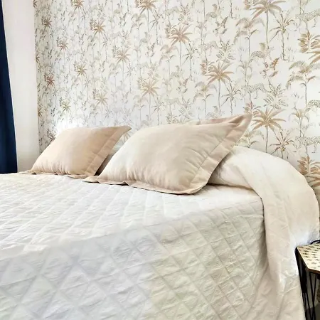 Gold Sand, Huge Terrace, Fast Wi-fi, Sat Tv *