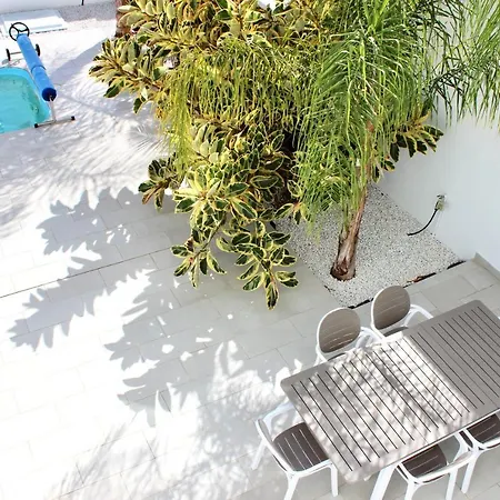 Carla - 3bdr + 3bath In Amarilla Golf Villa