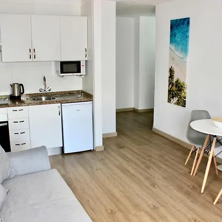 Modern 1bdr Apartment *