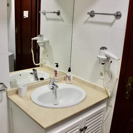 Modern 1bdr *