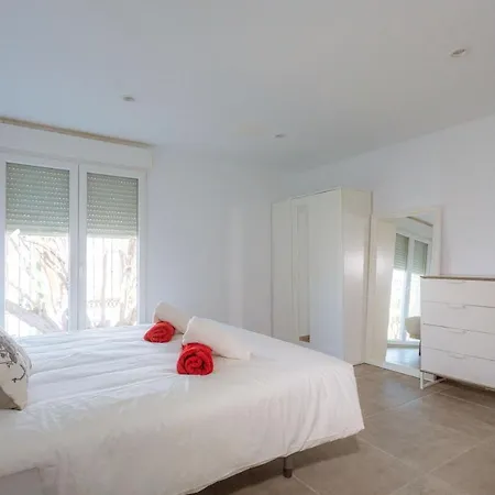 Alamos Park-stunning In Huge Private Grounds Villa