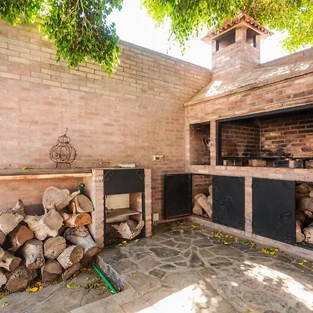 Alamos Park-stunning In Huge Private Grounds Villa