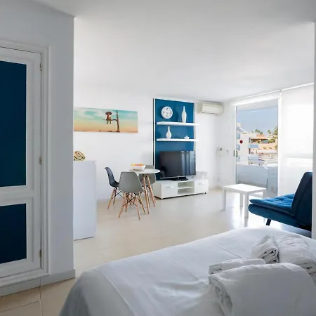313 Park With Pool And Private Garden Apartment *