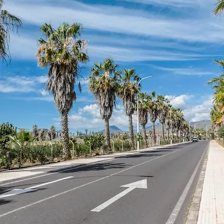 Golf View - Stunning Ocean View Golf Del Sur Apartment San Miguel de Abona