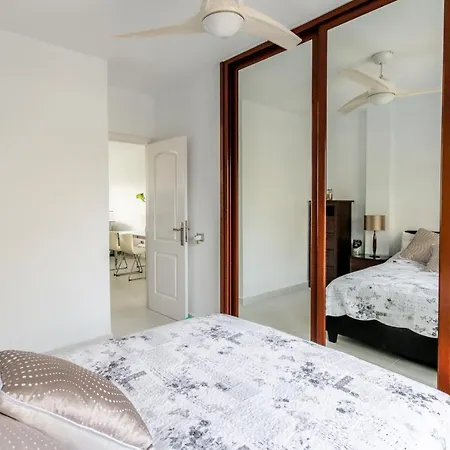 Golf View - Stunning Ocean View Golf Del Sur Apartment San Miguel de Abona