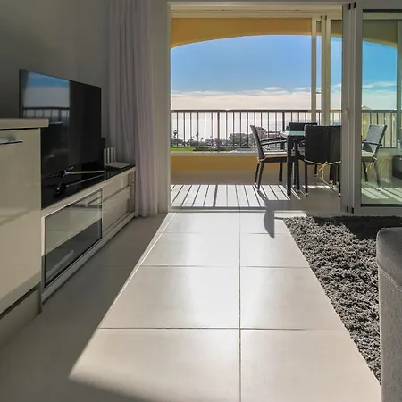 Golf View - Stunning Ocean View Golf Del Sur Apartment San Miguel de Abona